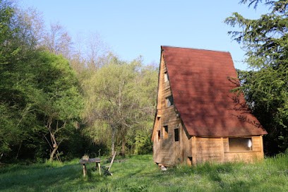 Les Cabanes De La Vallée De Courtineau, Camping à Saint-Épain