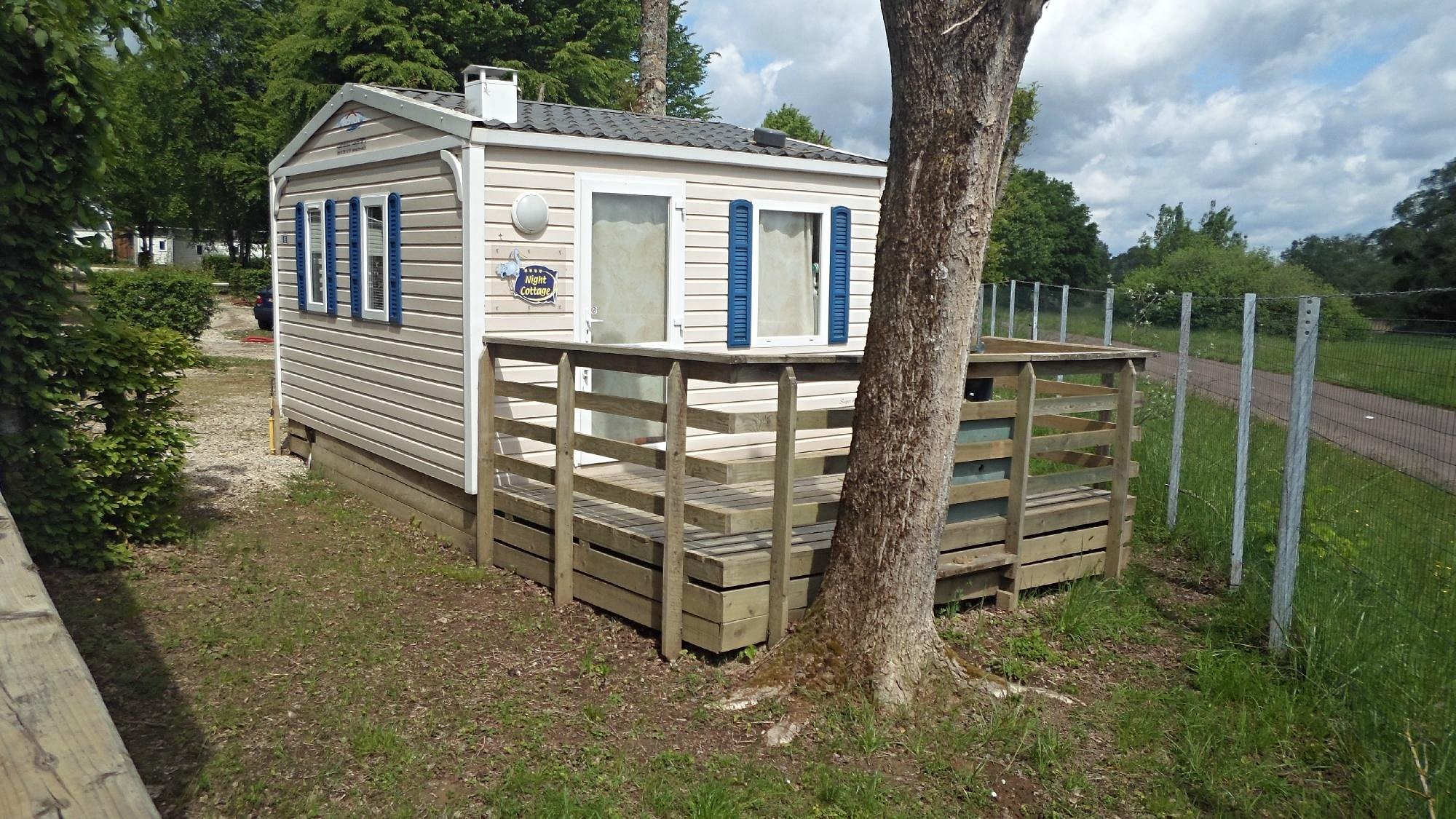 Camping De La Presqu'île De Champaubert, Camping à Éclaron-Braucourt-Sainte-Livière