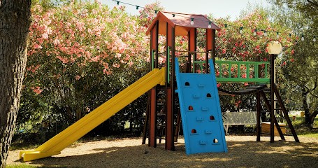 Camping The DOLIUM, Camping à Laudun-l'Ardoise