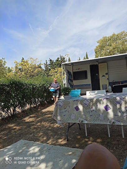 Camping Les Cyprès, Camping à Saint-Pantaléon-les-Vignes
