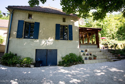 Côte De Fumel Gîtes Et Mini-Camping, Camping à Valeilles
