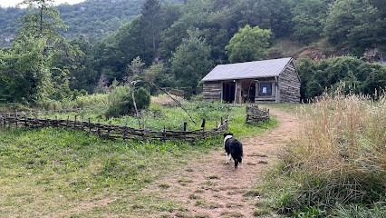 Camping Le Petit Monde, Camping à Ispagnac