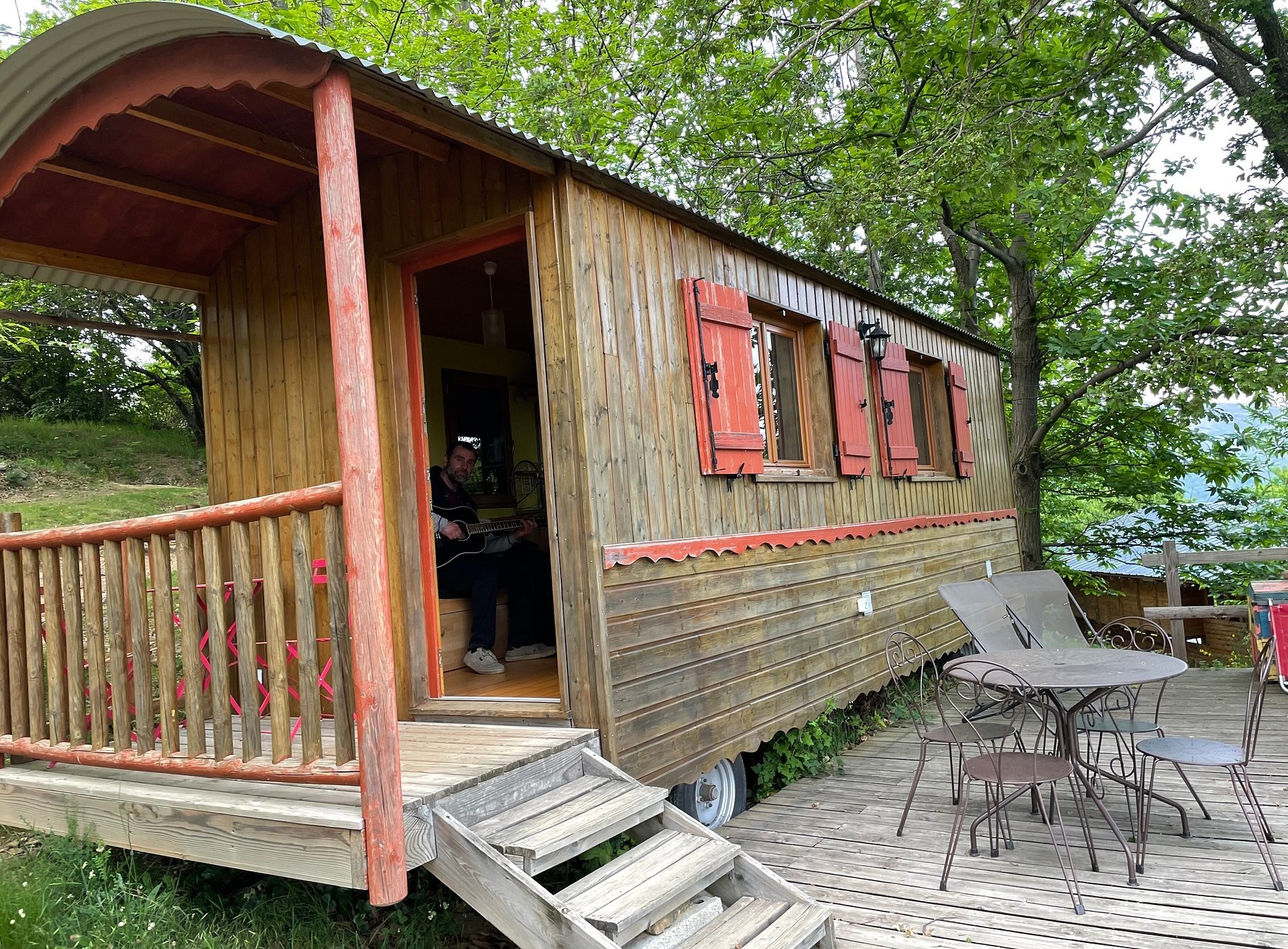 Eco-camping Le Folastère, Camping à Saint-Julien-du-Gua