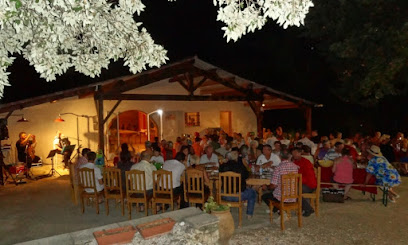 Les Manoques, Camping à Valeilles