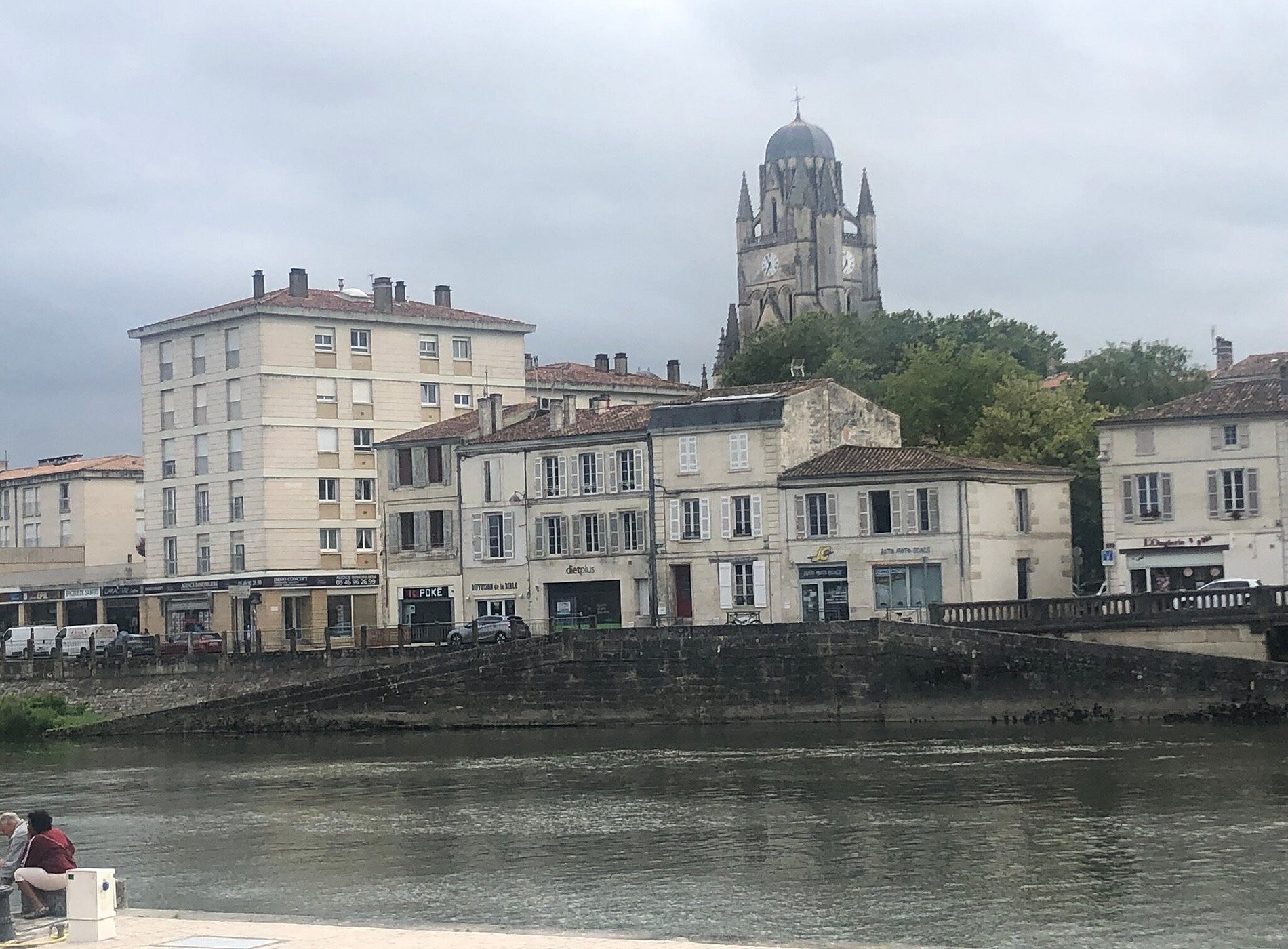 Camping Au Fil De L'Eau, Camping à Saintes