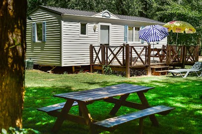 CAMPING LA RIVIERE, Camping à Lacave