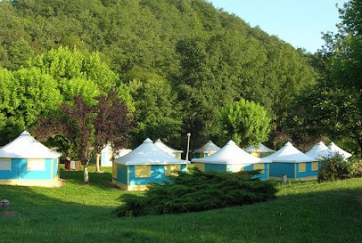 Camping Les Eaux Vives - Vacances André Trigano, Camping à Latouille-Lentillac