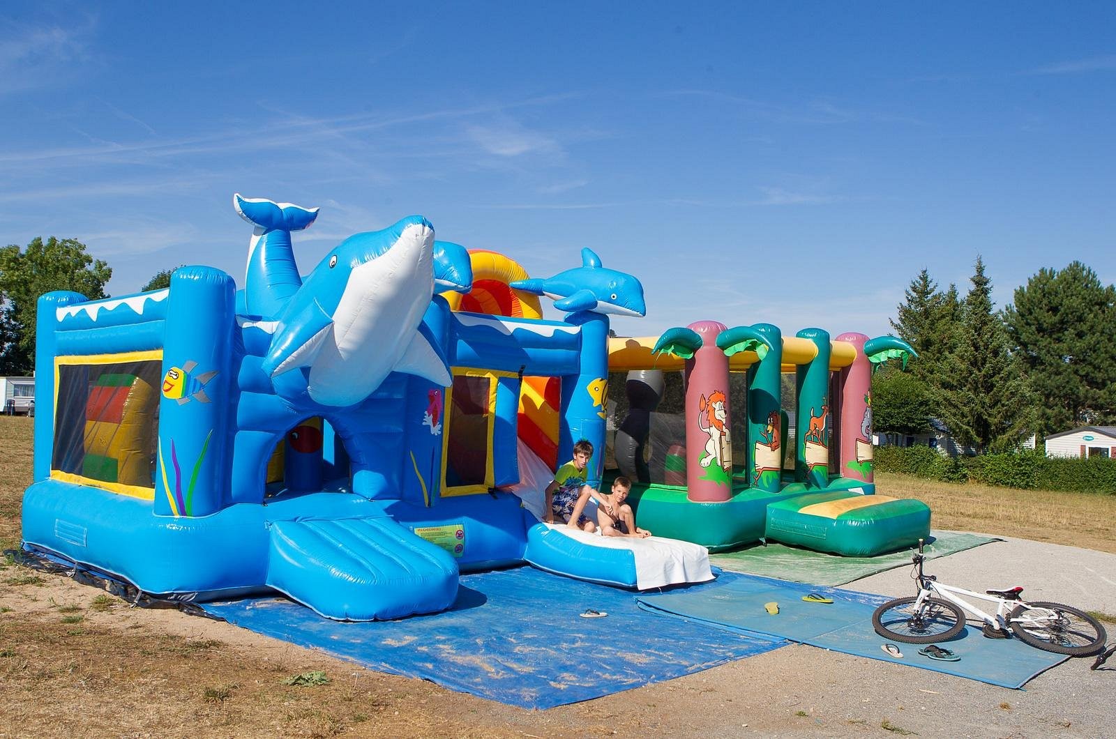 Camping Les Genêts | Camping Aveyron, Camping à Salles-Curan