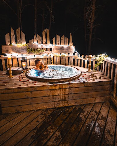 Les Cabanes Du Pas De La Louve, Camping à Serres