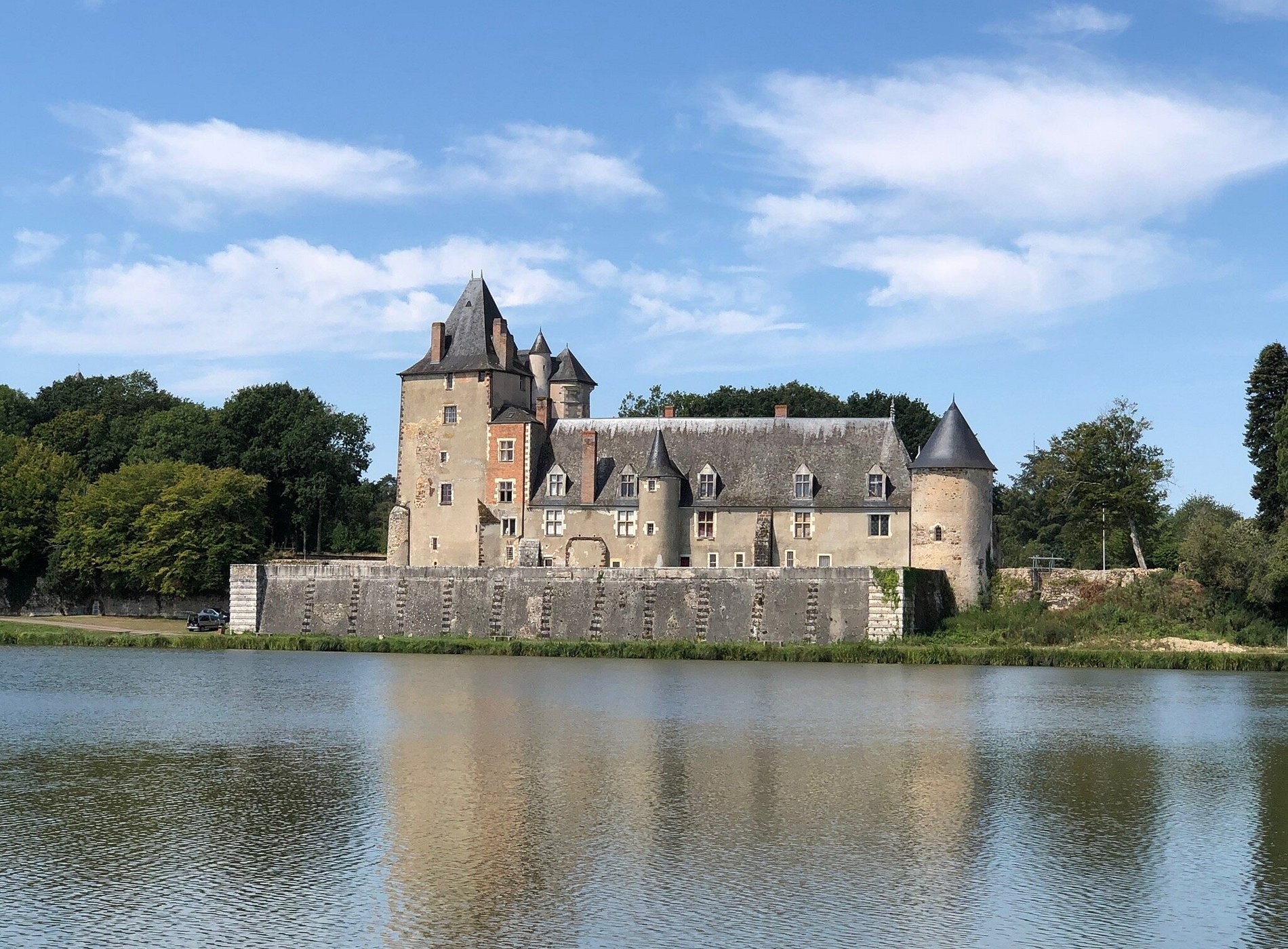 Camping Paradis Nature à La Chapelle D'Angillon, Camping à Ivoy-le-Pré