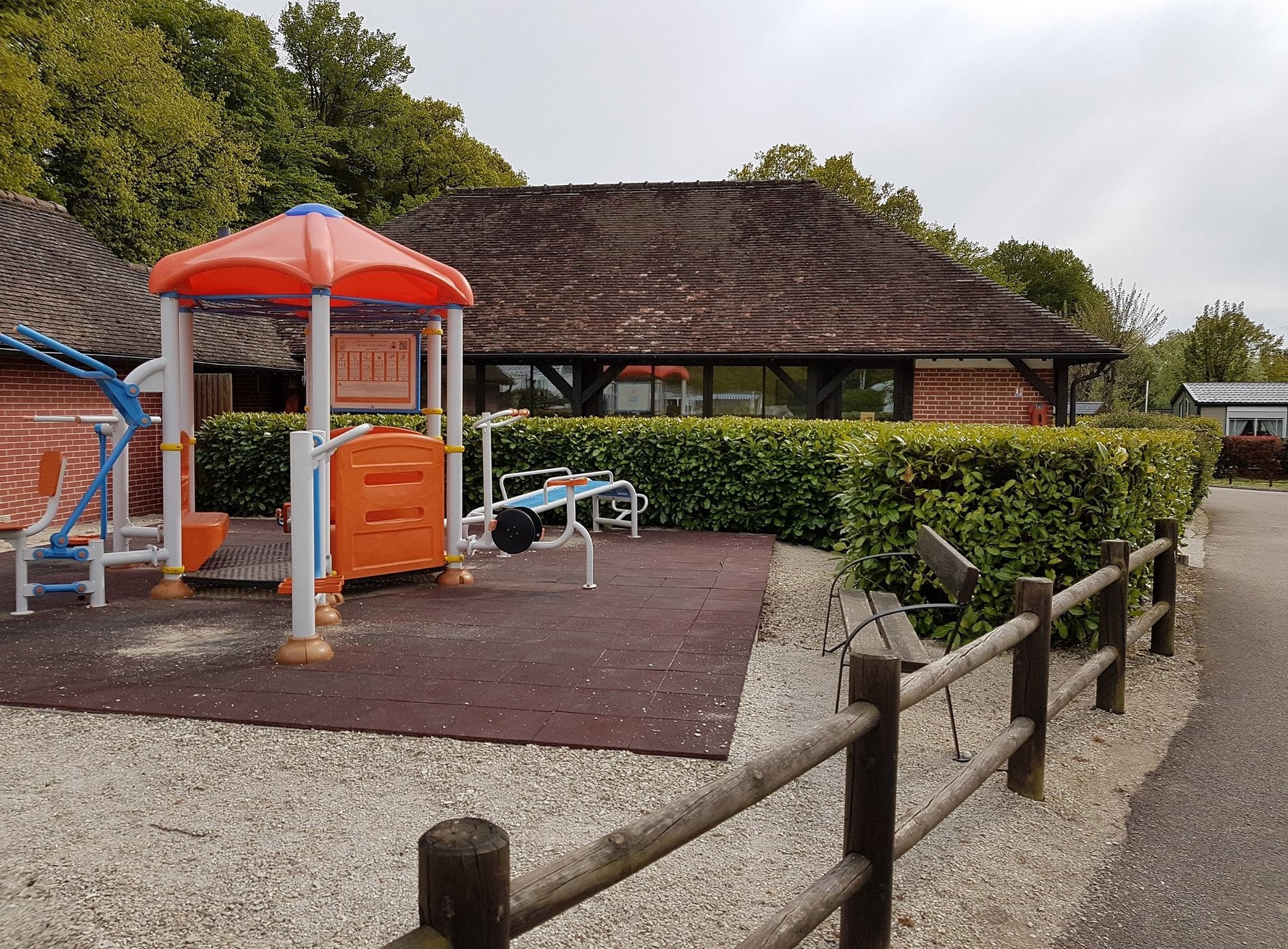 Camping Les Rives du Lac, Camping à Géraudot