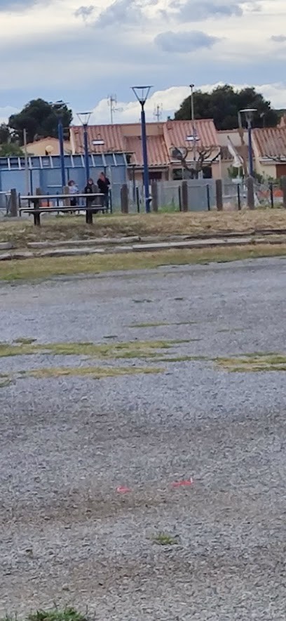 Aire De Services Les Cabanes De Fleury, Camping à Fleury