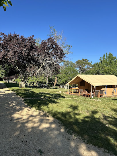 Camping Les Cimes Du Périgord Camping à Saint-André-d'Allas