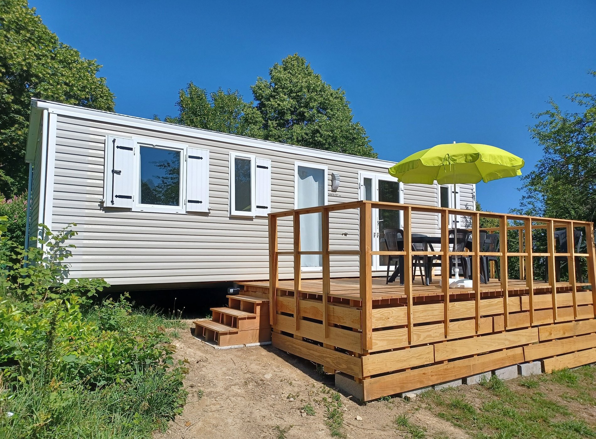 Camping Les Genêts Du Morvan, Camping à Ouroux-en-Morvan