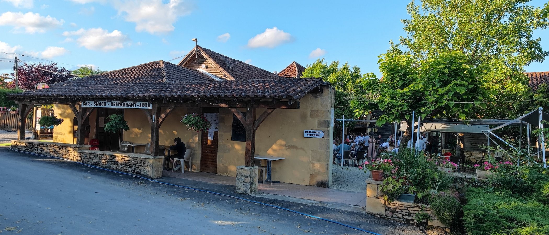 Les Tilleuls Du Caminel, Camping à Sarlat-la-Canéda