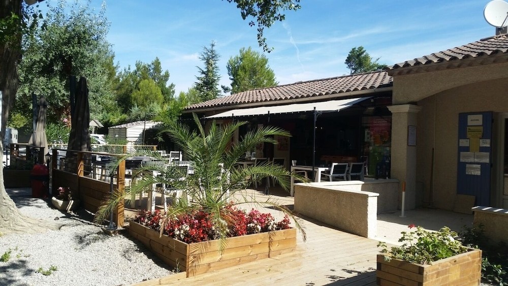 Camping Fontenelle, Camping 3 étoiles, Camping à Mallemort