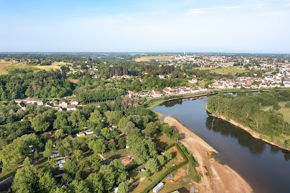 ROMANEE - Les Cochards, Camping à Seigy