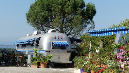 BelRepayre Airstream & Retro Trailer Park, Camping à Manses