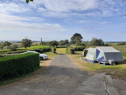 Camping Du Bois De La Palud, Camping à Plougoulm