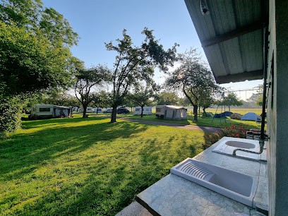 LEGRIX Alain & Martine, Camping à Reux