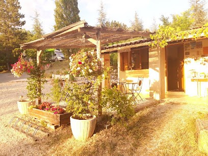 Camping Le Pré Des Arbres, Camping à Montbrun-les-Bains