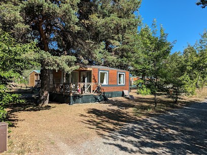 Camping Du Lac - Les Iscles, Camping à Eygliers