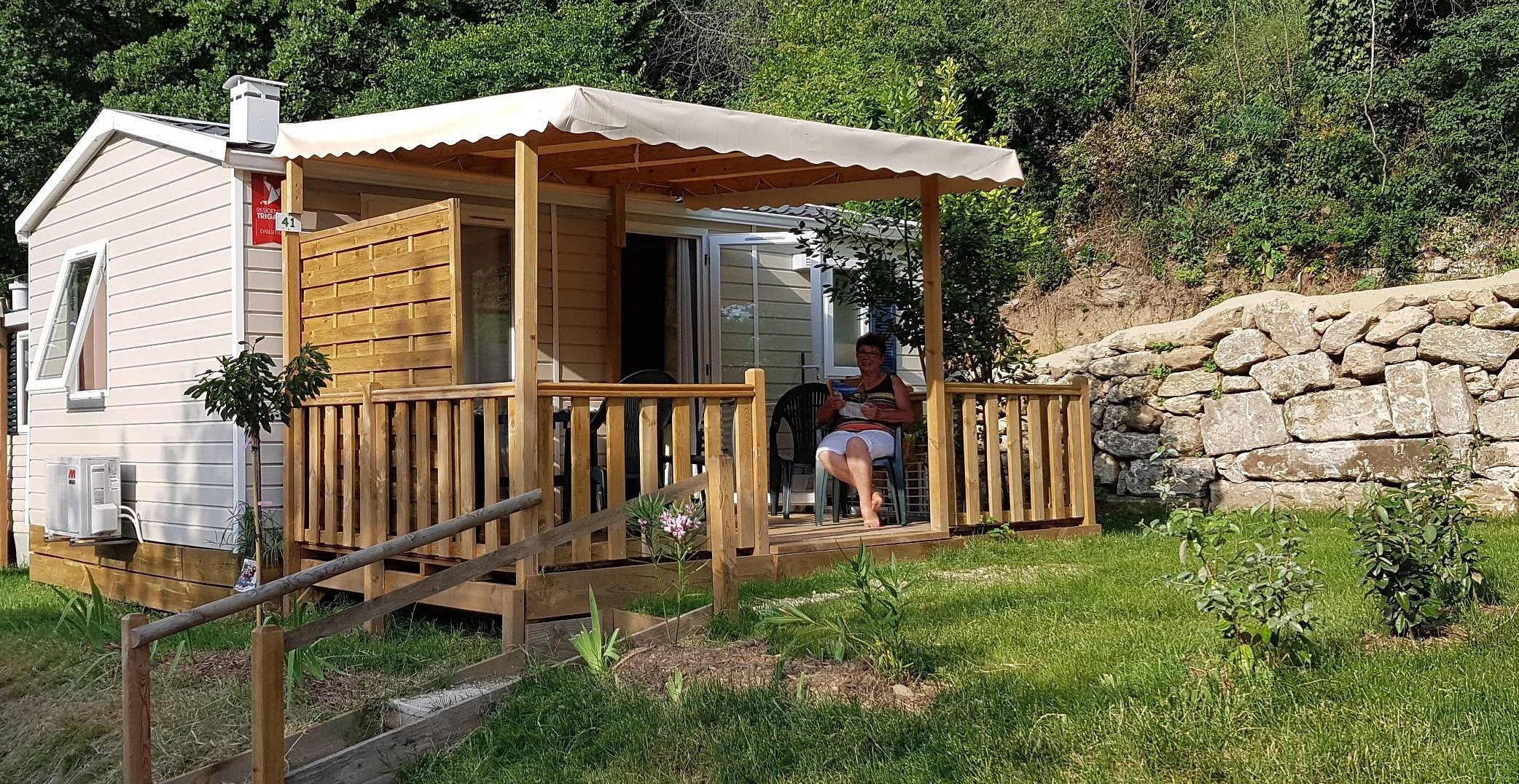 CAMPING DE LA COLLINE A SAINT PAUL TROIS CHATEAUX, Camping à Saint-Paul-Trois-Châteaux