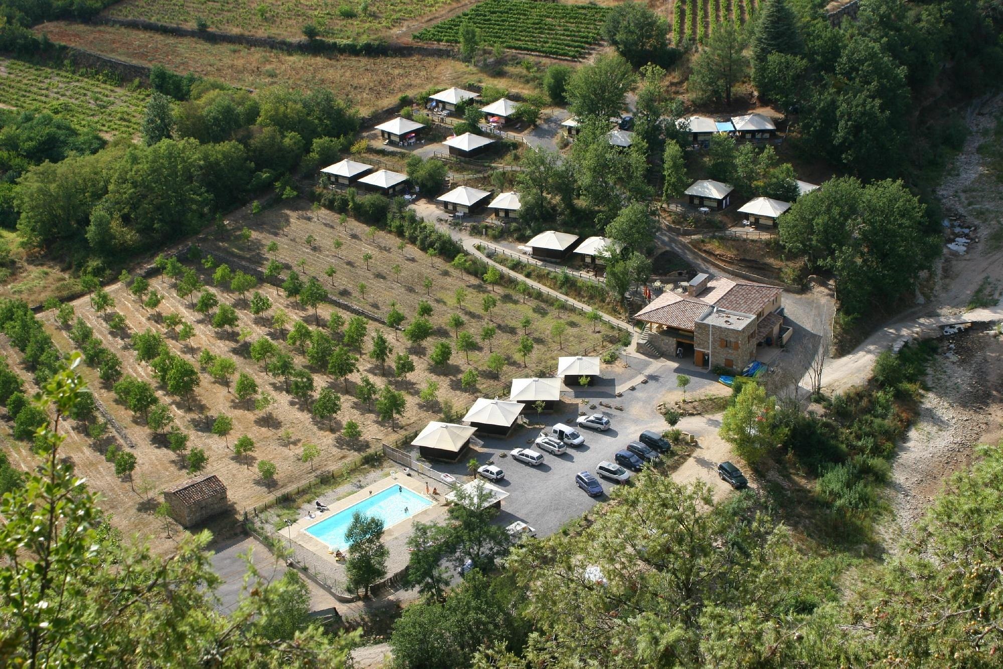 Les Cabanes De Cornillon, Camping aux Assions