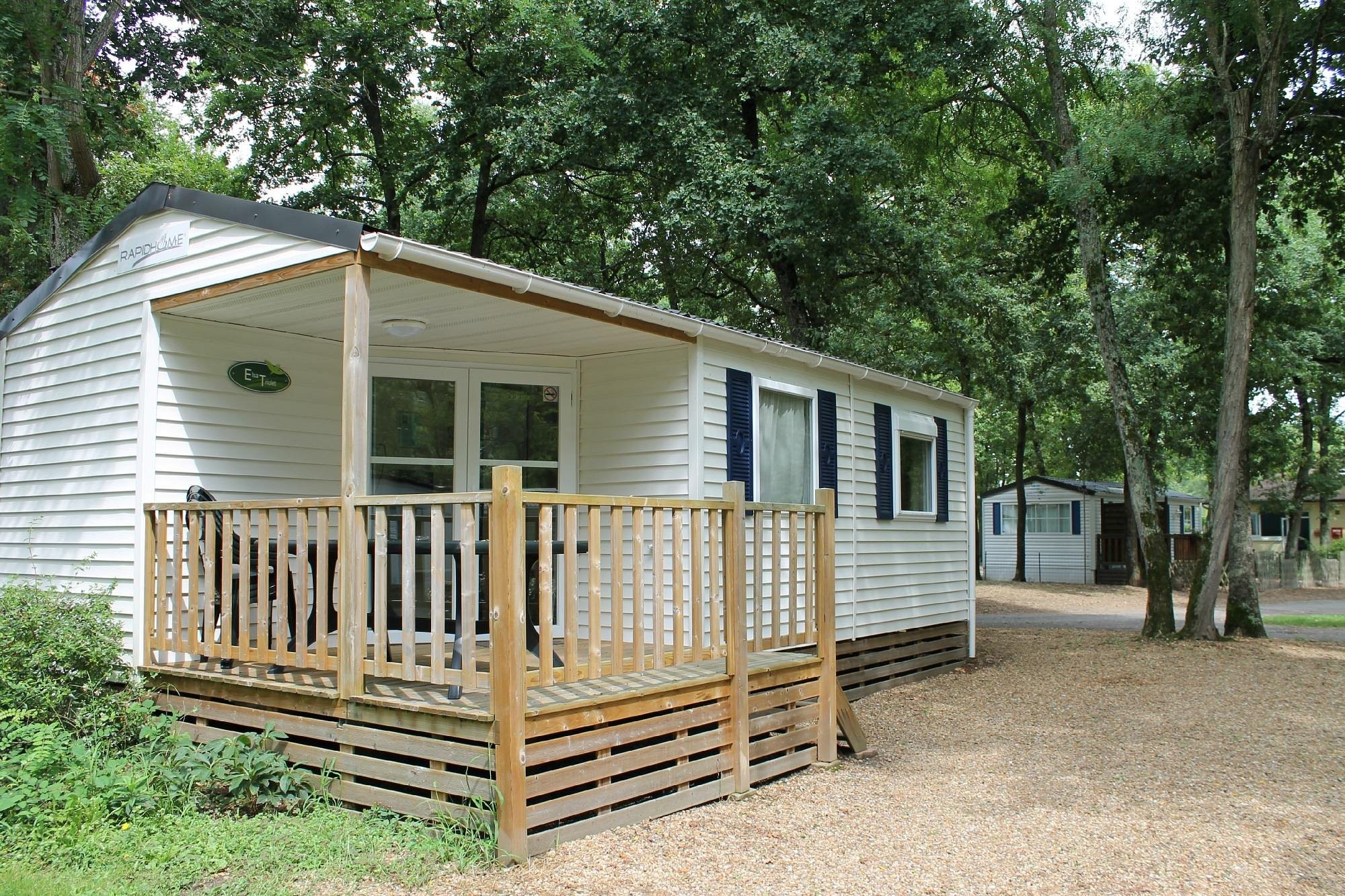 Domaine Tours Les Acacias, Camping à La Ville-aux-Dames