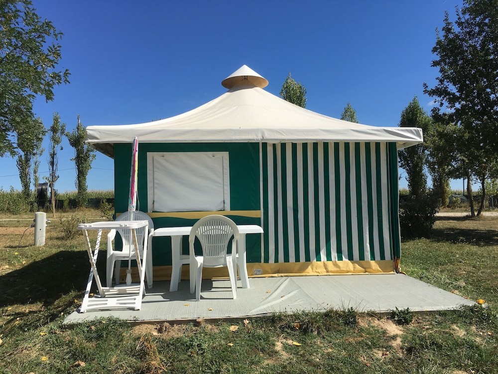 The Bois De Mont Redon, Camping à La Crau