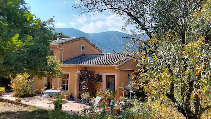 Hébergement Nature Provence -Montbrun Les Bains. Mont Ventoux Oasis Lou Garoun, Camping à Reilhanette