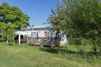 Aire Naturelle De Montchardon, Camping à Oyeu