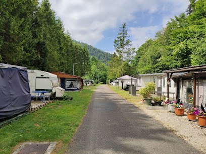 Camping Le Clos Du Doubs, Camping à Glère