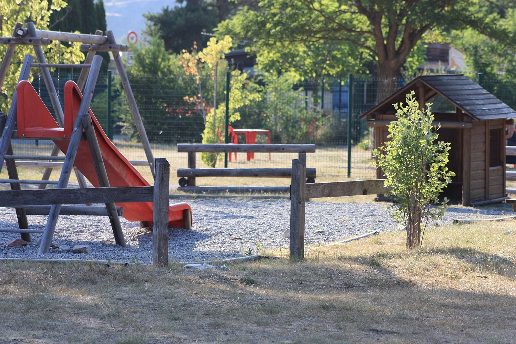 Camping municipal de l'Île Hautes Alpes, Camping à Saint-Crépin