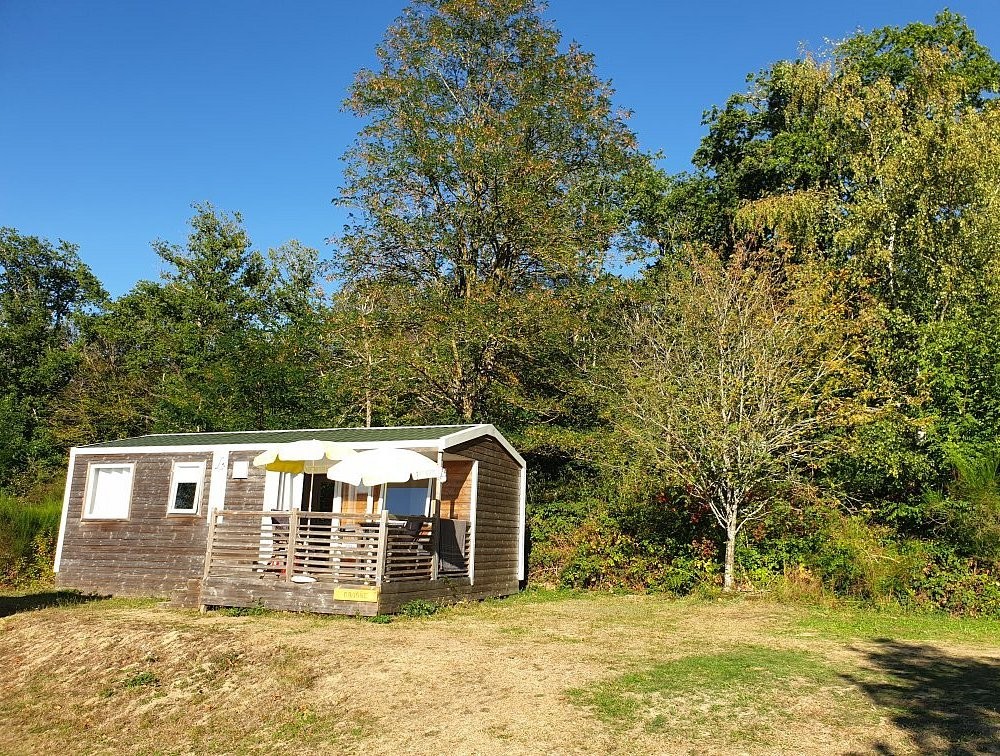 Camping Camp Naturiste Domaine De La Gagère, Camping à Luzy
