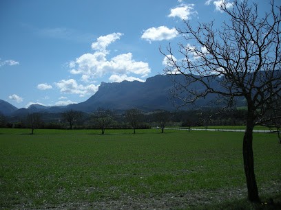 Camping Drôme - Aire Naturelle De Camping Le Petit Nid, Camping à Mirabel-et-Blacons