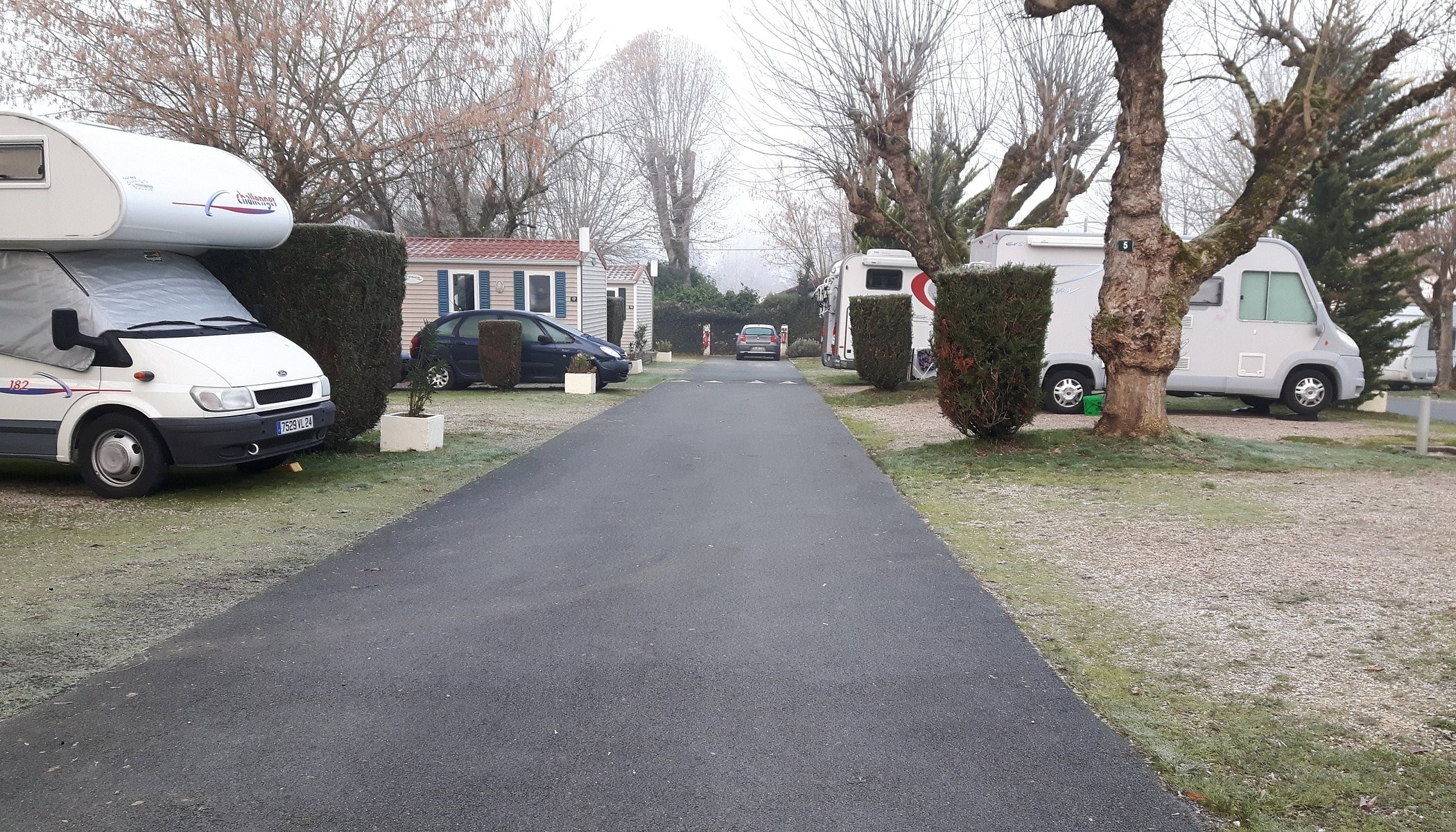 Caravan Beau Soleil, Camping à Gradignan