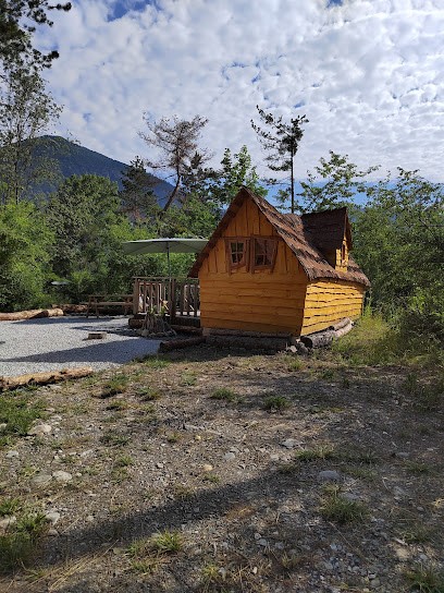 Camping Les Ecolodges des 3 Lacs, Camping à Rochebrune