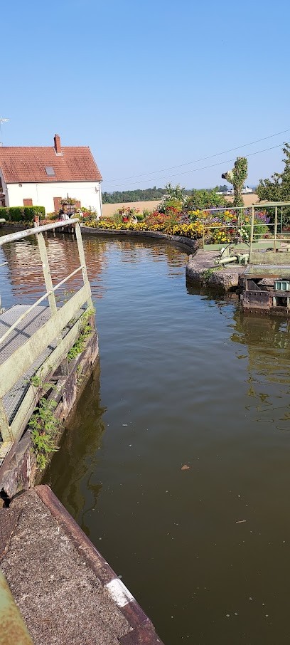 Camping Piscine Saint-Jean-de-Vaux, Camping à Saint-Jean-de-Vaux