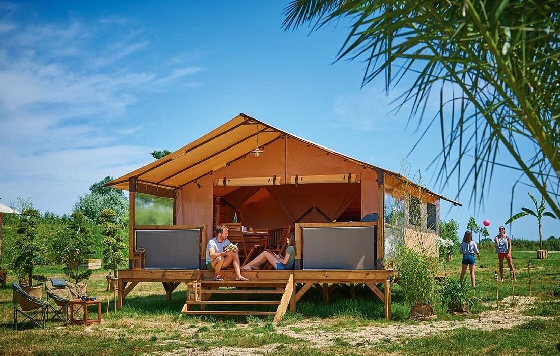 Camping Le Bois Fleuri, Camping à Illiers-Combray