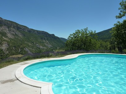 Gîte à La Ferme De La Perrière, Camping à Rémuzat