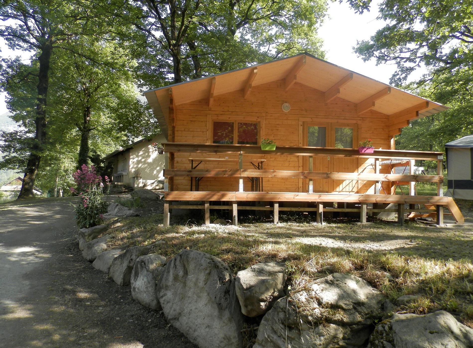 Camping Le Bois Joli, Camping à Saint-Martin-sur-la-Chambre