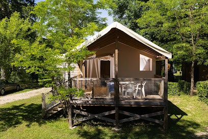 Camping Des Pêcheurs, Camping à Pont-de-Poitte