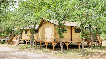 Camping Les Chênes Blancs | Pausado, Camping à Saint-Saturnin-lès-Apt