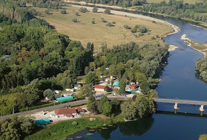 Camping Bijou Du Doubs, Camping à Lays-sur-le-Doubs