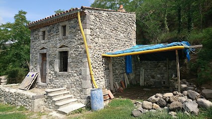 Camping Des Grottes, Camping à Perrier