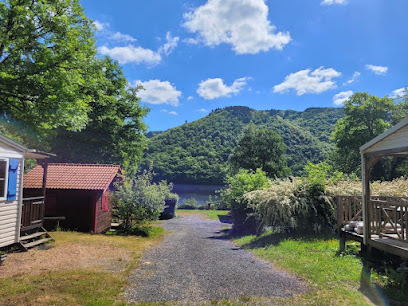 Camping Du Lac De Confolant D'auvergne - Plage De Baignade, Terrain De Camping, Restaurant, Camping à Miremont