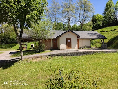LE SOMAI - Camping Municipal Du Pouech, Camping à Massat