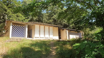 Camping Naturiste Le Chateau De Fereyrolles, Camping à Saint-Privat-de-Champclos