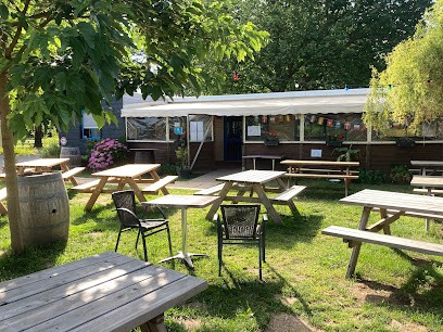 La Cale Sauvage - Camping Guinguette ( Bar / Restaurant / Concerts - Ouvert à Tous), Camping à Frossay